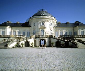 Frontalansicht der Gartenseite von Schloss Solitude, Foto: Landesmedienzentrum Baden-Württemberg, Sven Grenzemann