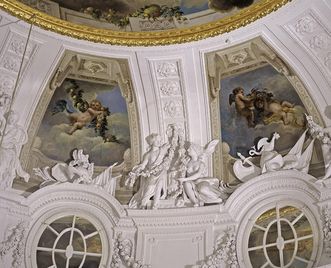 Detailansicht der Deckenkehle im Weißen Saal von Schloss Solitude, Foto: Staatliche Schlösser und Gärten Baden-Württemberg, Andrea Rachele 