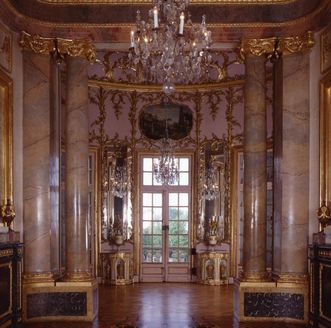 Schloss Solitude Stuttgart, Eingang zum Marmorsaal