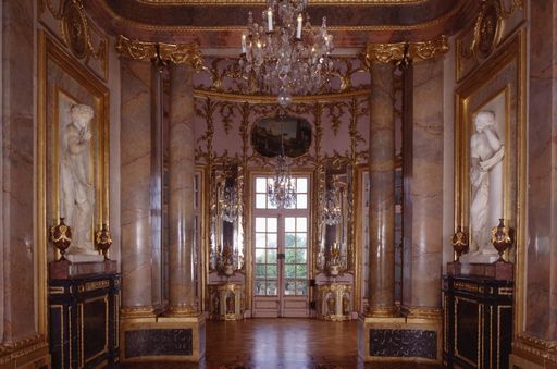 Marmorsaal im Appartement von Herzog Carl Eugen im Schloss Solitude, Foto: Staatliche Schlösser und Gärten Baden-Württemberg, Andrea Rachele