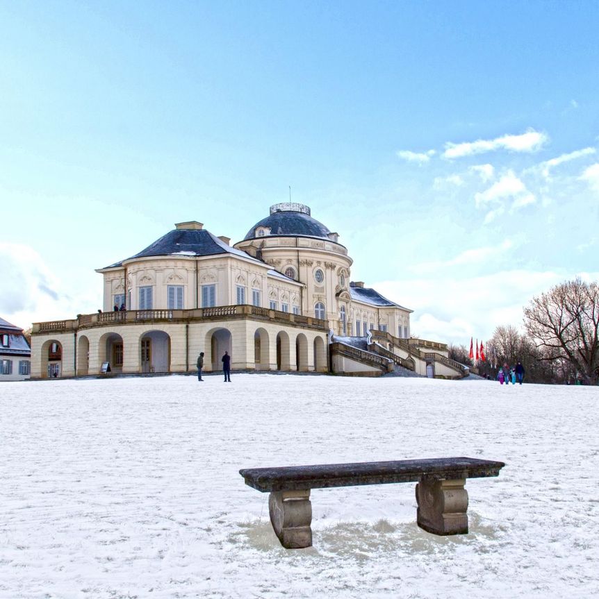 Schloss Solitude, Außenansicht, Winter