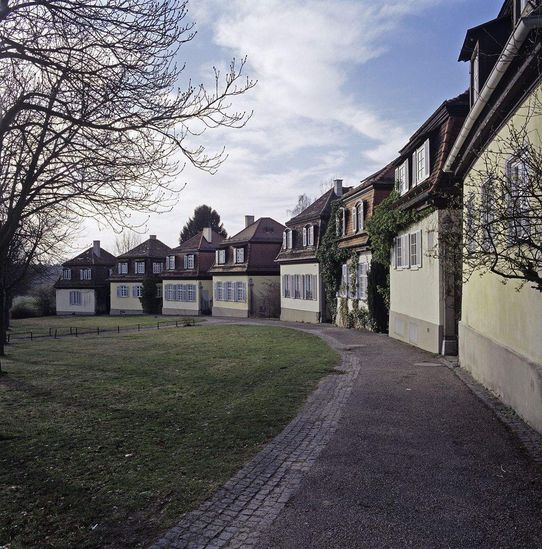 Schloss Solitude, Blick auf das Kavaliershäuschen