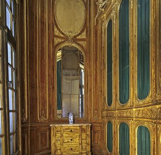 Die Bibliothek im Appartement von Herzog Carl Eugen im Schloss Solitude, Foto: Staatliche Schlösser und Gärten Baden-Württemberg, Andrea Rachele