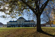 Schloss Solitude, Aussen Herbst