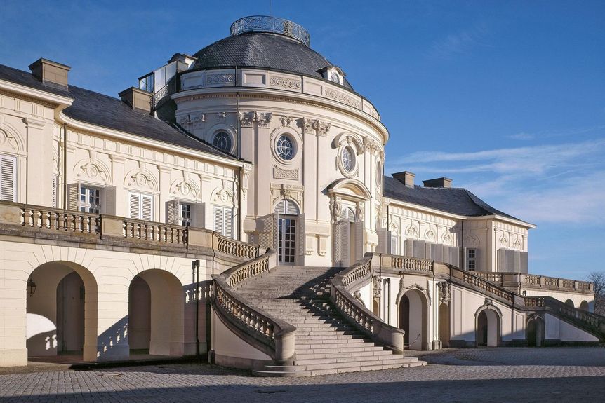 Schloss Solitude; Außenansicht Schlossanlage